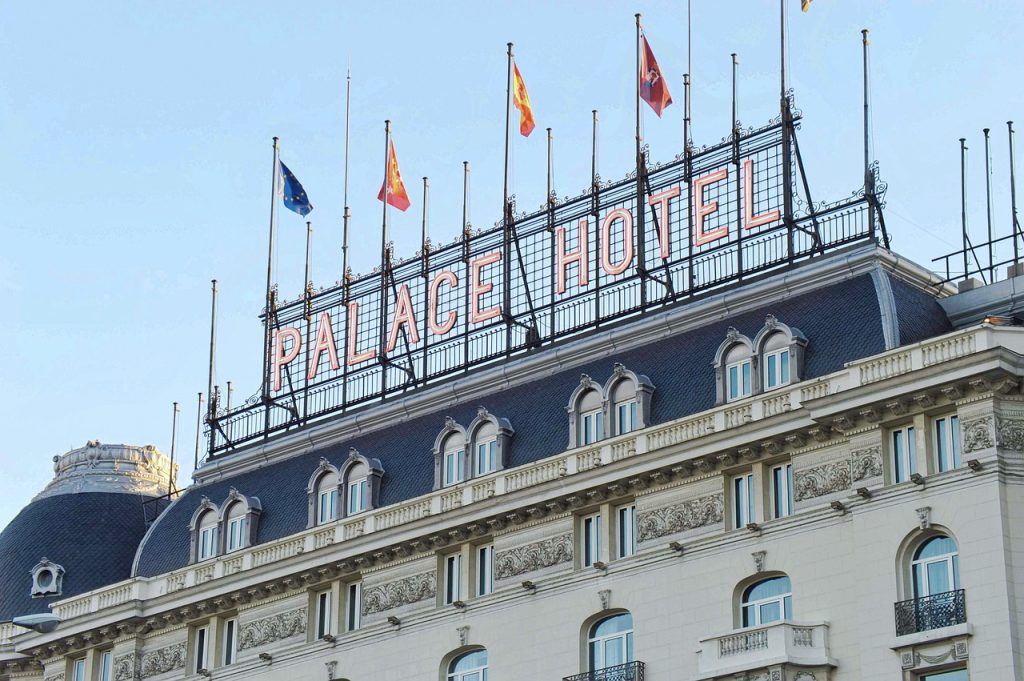 Descubriendo la Grandeza del Hotel Palace de Madrid: Entre Historia y Lujo Moderno