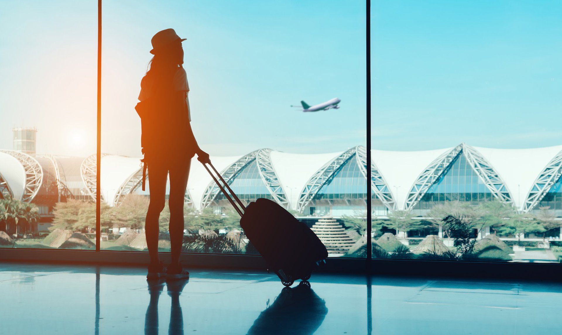 Jóvenes en España preocupados por problemas en viajes internacionales