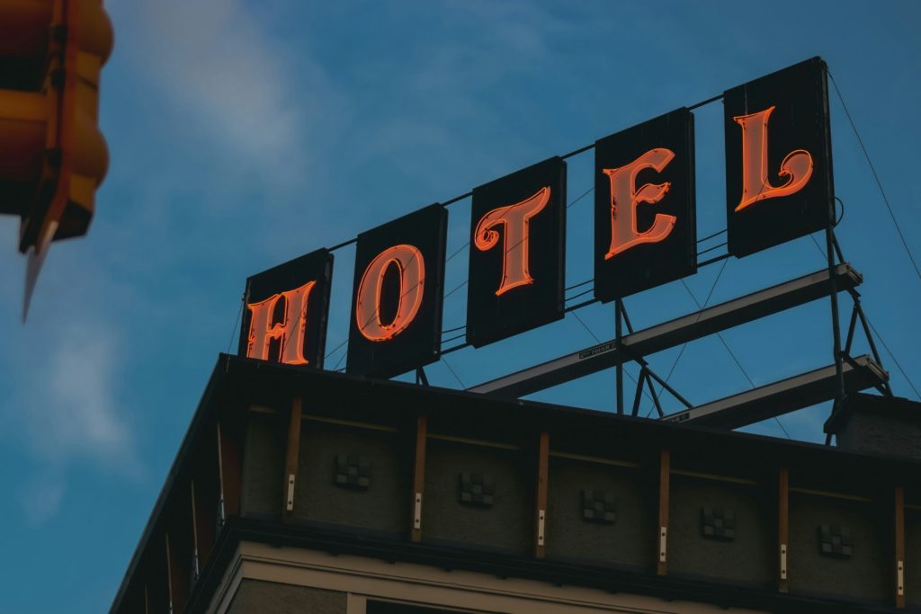 Destinos de España: Hoteles Baratos y Caros para Dormir