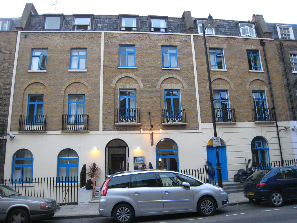 Crestfield Hotel