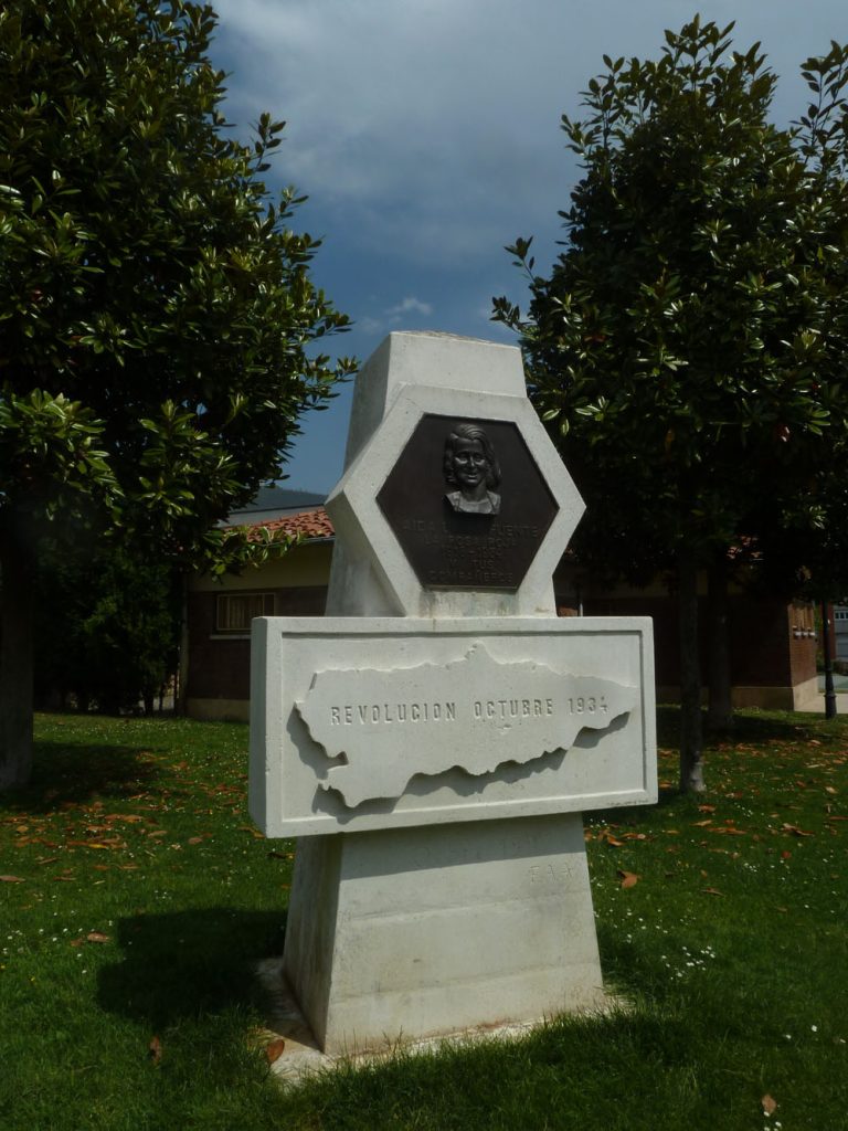 Aida Lafuente - Monumentos en Oviedo