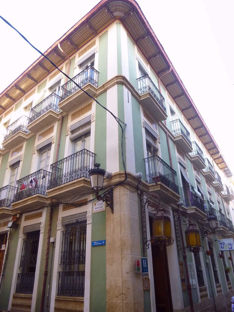 Hostal Les Monges Palace