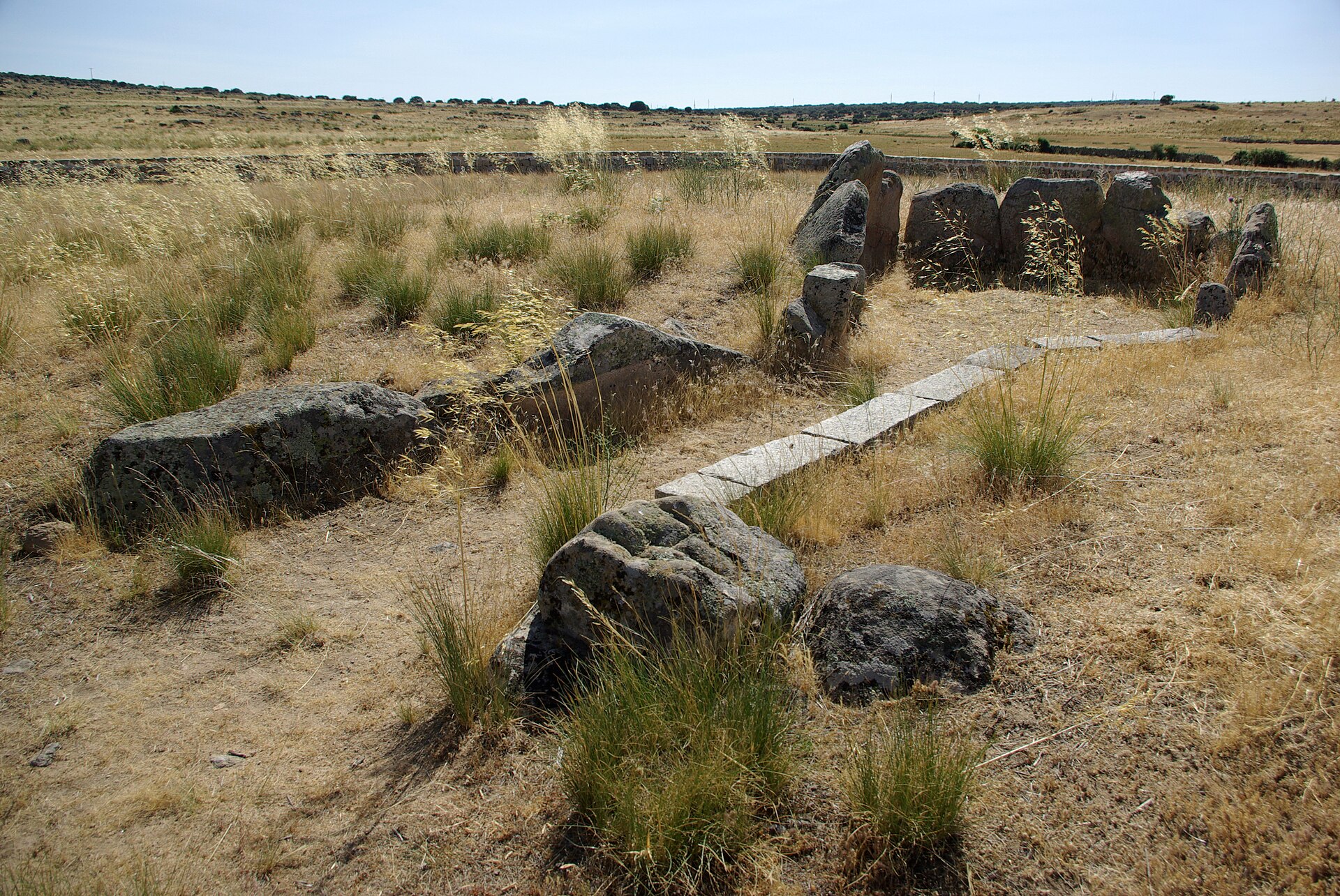 Dolmen El Prado de las Cruces - qué ver en Ávila