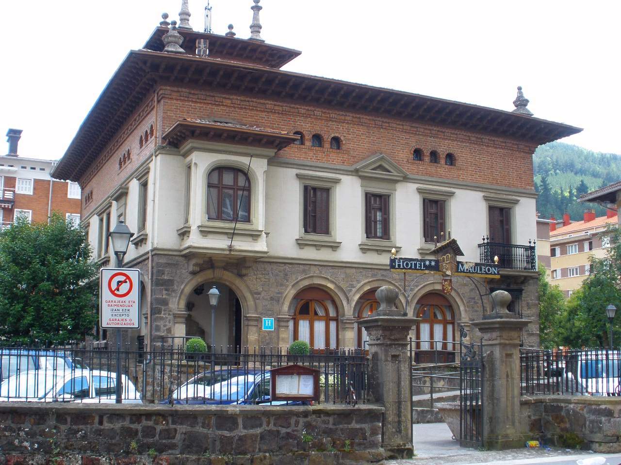 Hotel Legazpi