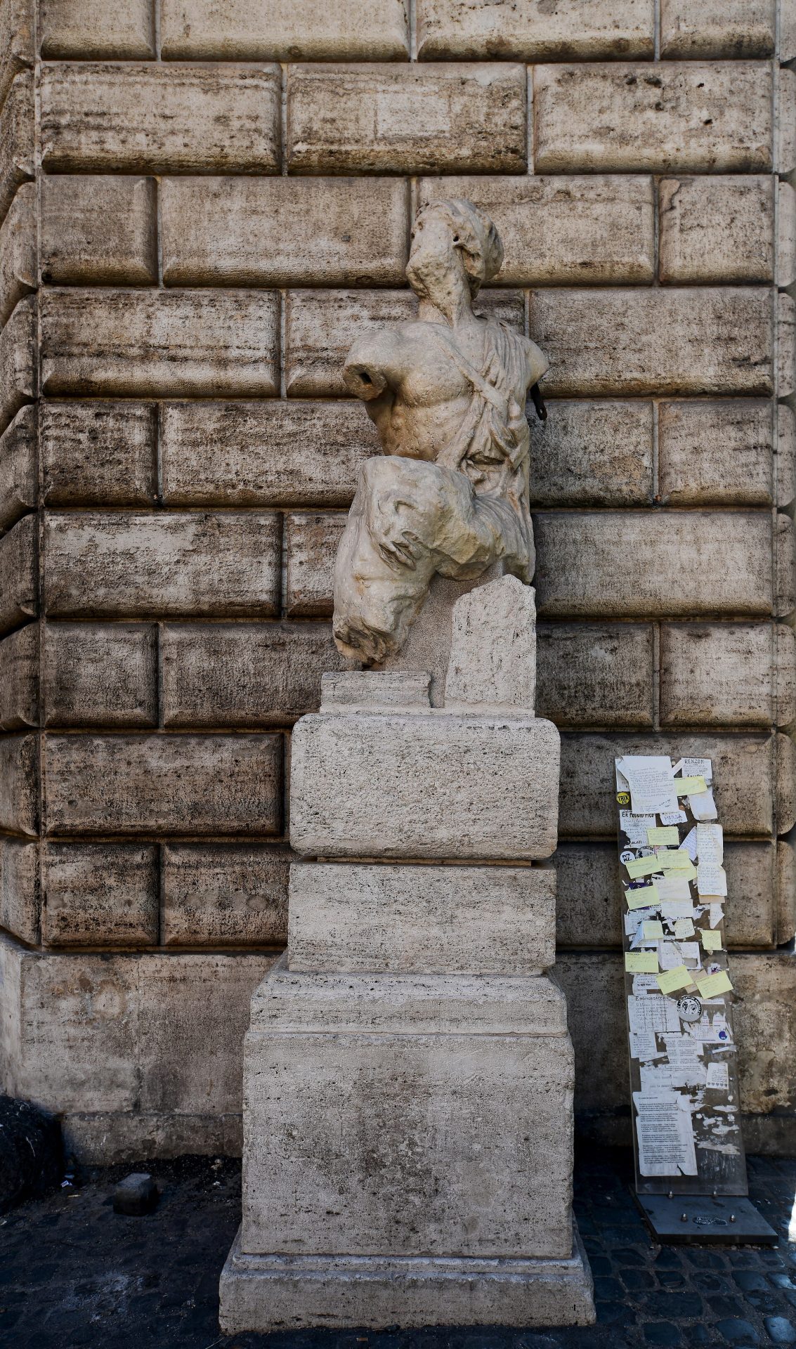 Statua «parlante» di Pasquino - qué ver en Roma