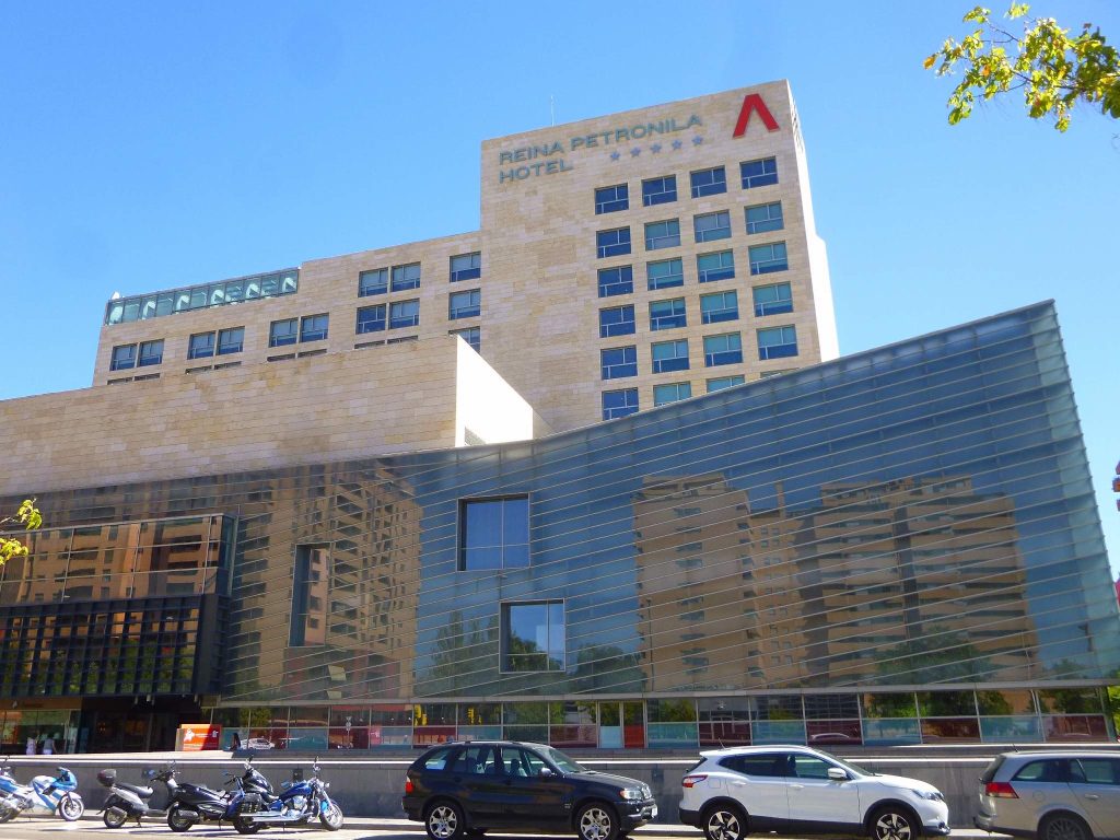 Hotel Reina Petronila