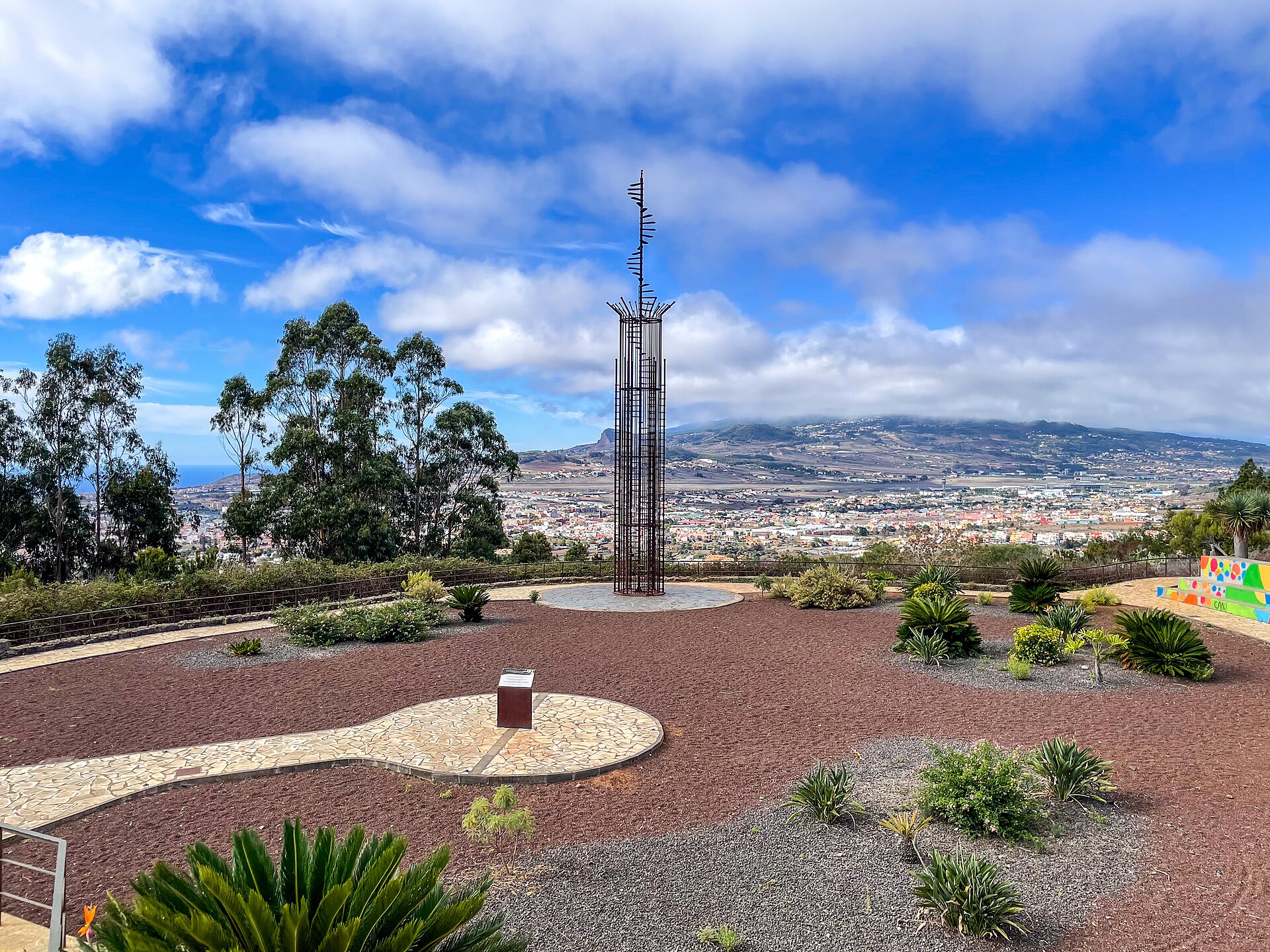 Monumento Conmemorativo Internacional 27 de marzo de 1977 - qué ver en Santa Cruz de Tenerife