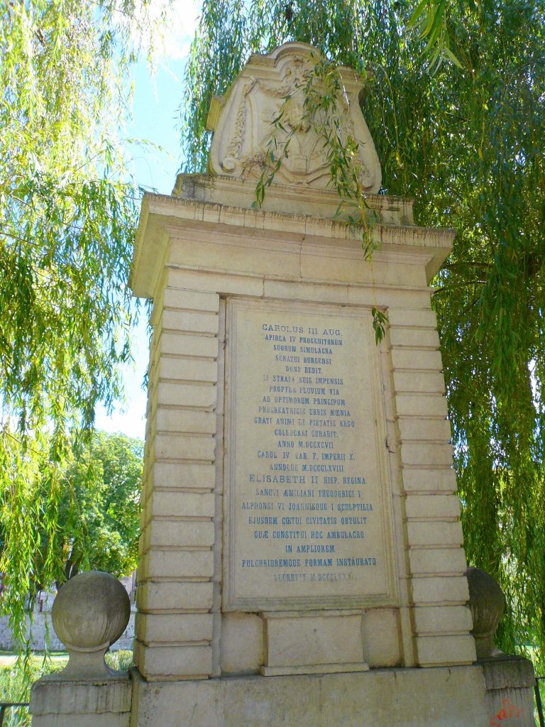 Agradecimiento a Carlos III e Isabel II - Monumentos en Burgos