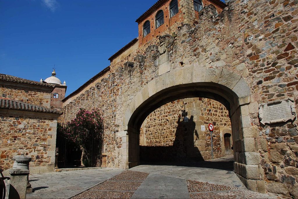 Arco de la Estrella - Monumentos en Cáceres