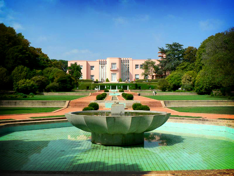 Museo de Serralves y sus jardines en Oporto