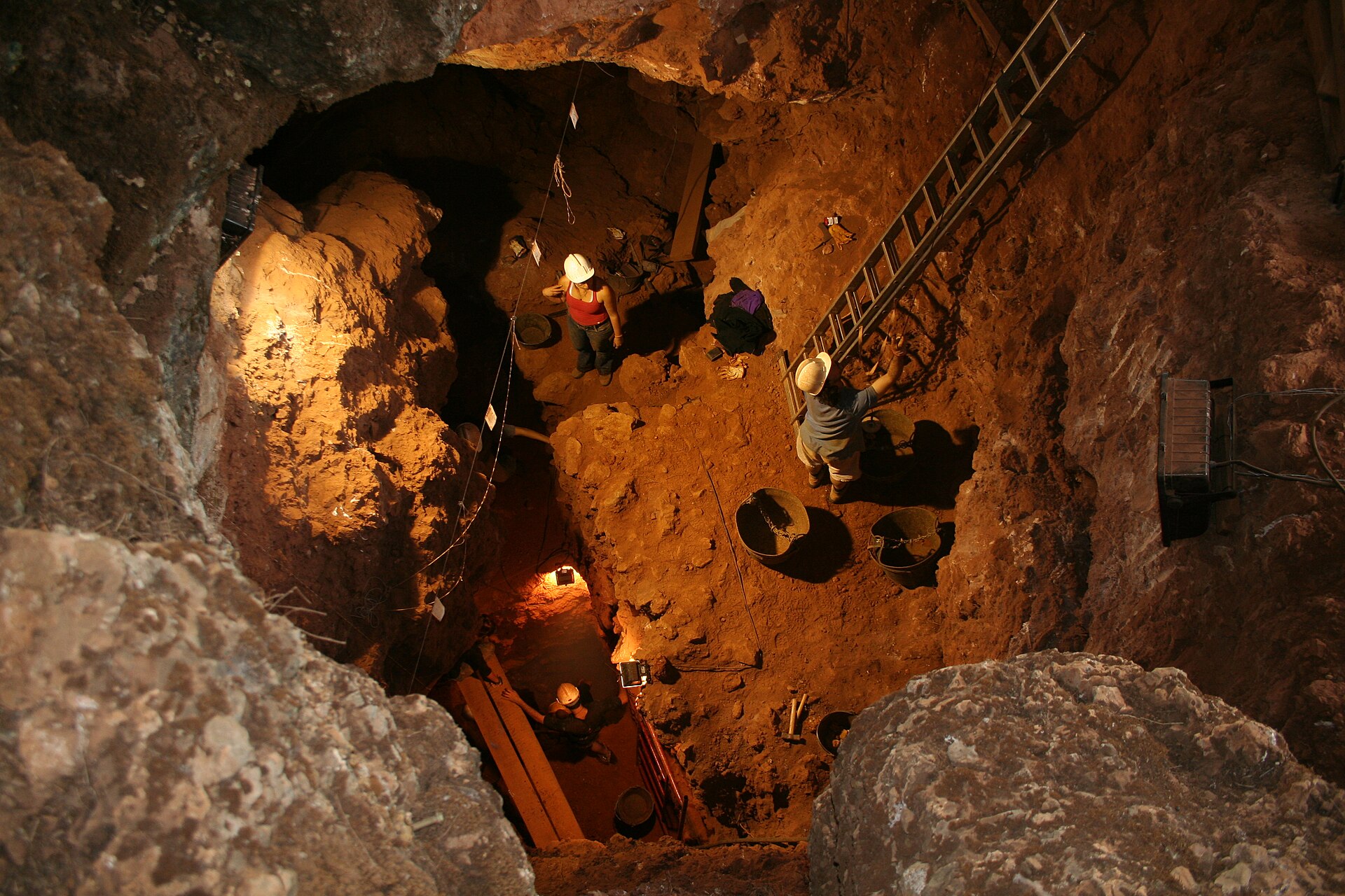 Cueva de Santa Ana - qué ver en Cáceres