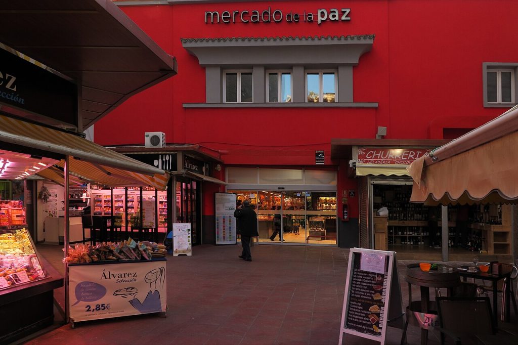 Pasillo del Mercado de la Paz en el barrio de Salamanca